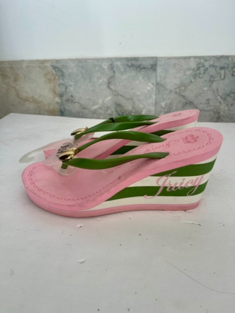 Juicy Couture Pink Green Striped Platform Flip Flops - Picture 3 of 3
